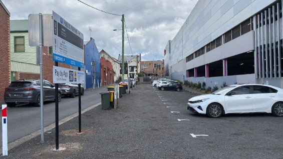 ENT-Lane 1-GF Hays Place