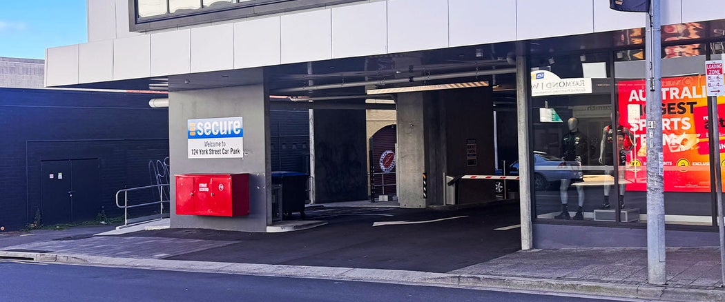 ENT-Lane 1-GF York Street