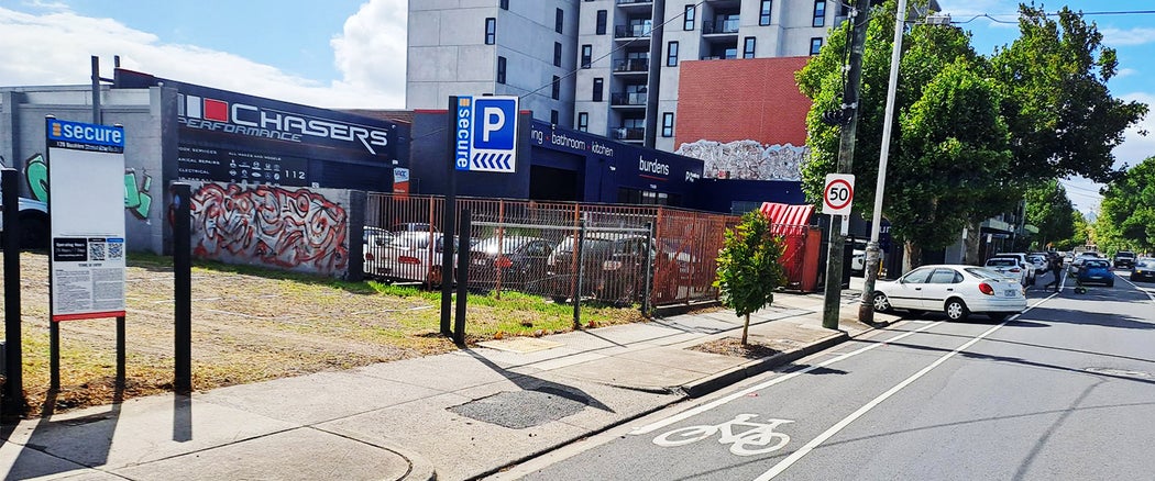 ENT-Lane 1-GF Buckley Street