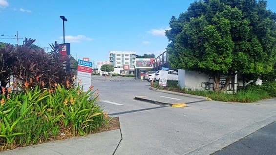 ENT-Lane 1- GF Anzac Avenue