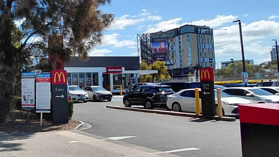 ENT-Lane 1-GF Ross Smith Avenue