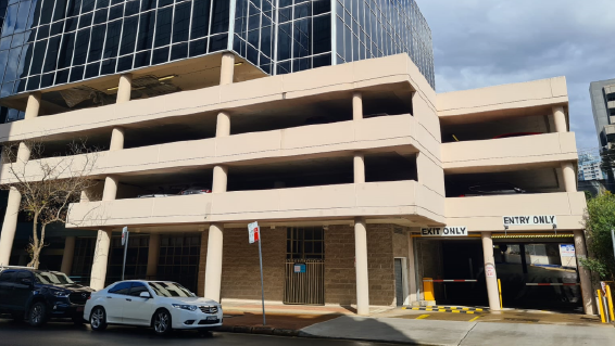 ENT-Lane 1-GF Hunter Street