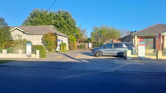 ENT-Lane 1-GF St Johns Avenue