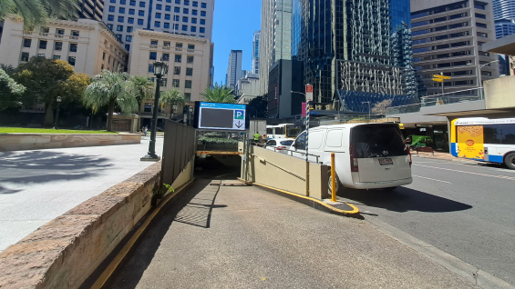 ENT-Lane 1-GF Adelaide Street